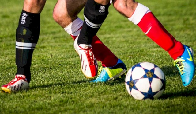 BOTAS DE FUTBOL
