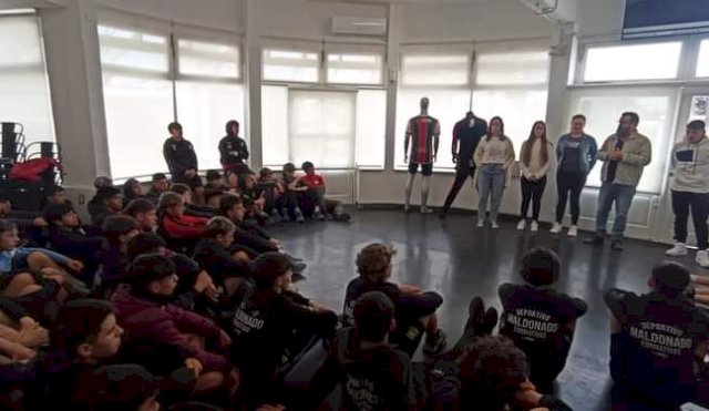 Deportivo Maldonado Noviazgos libres de violencia