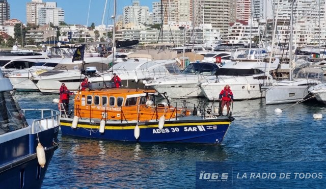 lancha de ades