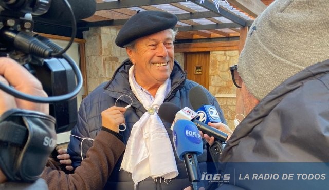 Antía votando