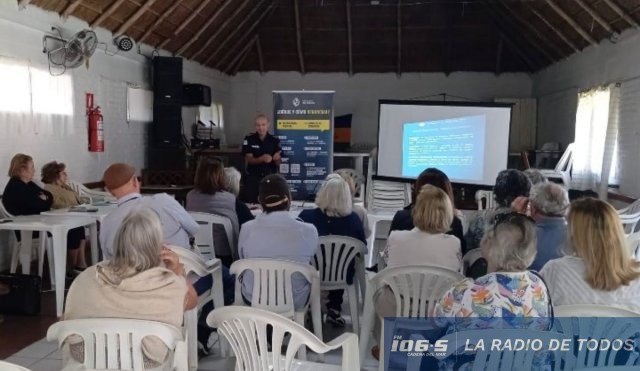 adultos mayores charla