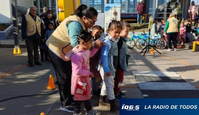 ESCUELA DE TRANSITO