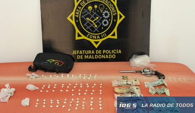 cocaina y revolver