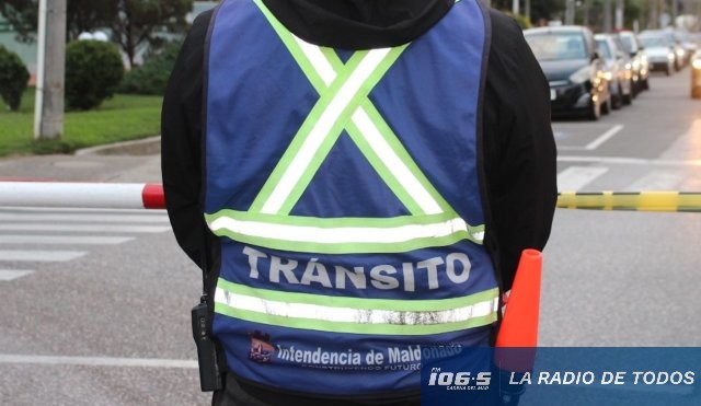 Operativos de tránsito: inspeccionaron más de 400 vehículos y aplicaron casi un centenar de multas en la última semana.