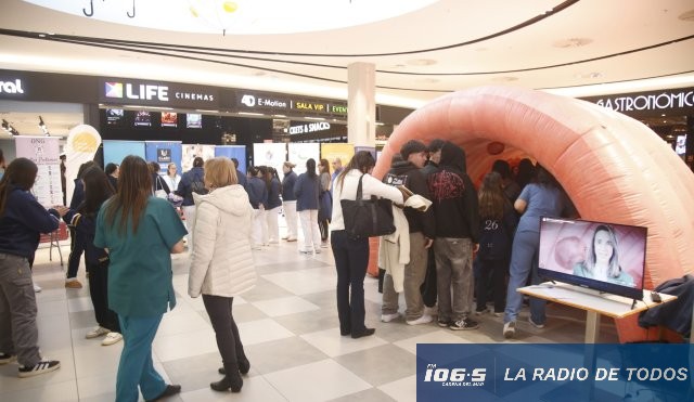 Cáncer de colon: realizaron jornada de concientización con paseo interactivo.