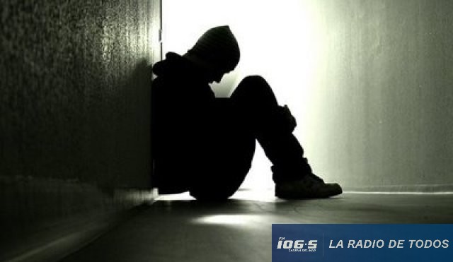 joven con esquizofrenia