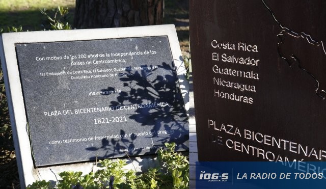 Punta del Este: inauguraron Plaza del Bicentenario de Centroamérica.