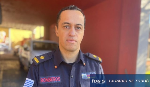Alejandro Moraes (Bomberos): “En edificios con escaleras abiertas, lo más seguro es permanecer en el apartamento y esperar instrucciones”.