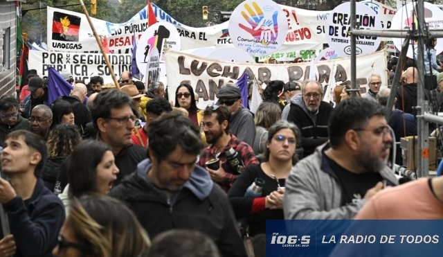 Empresas públicas (sindicatos): paran este miércoles y se movilizan hacia el Ministerio de Economía.