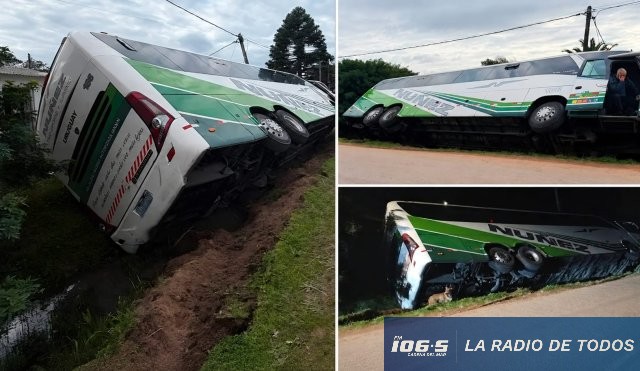 Siniestro de tránsito (Rocha): ómnibus despistó y terminó dentro de una cuneta.