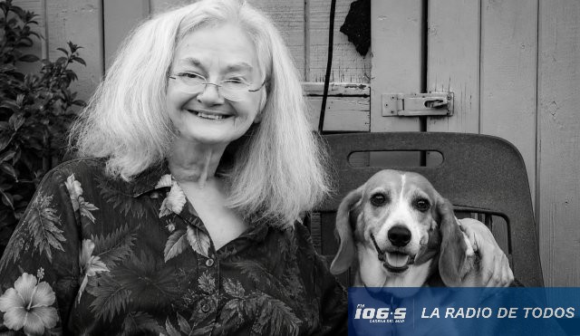 mujer y perro eeuu