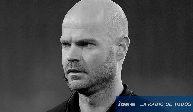 Falleció Rob Dieperink: árbitro de 38 años que la FIFA había marginado del mundial.