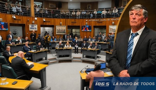 Junta Departamental de Maldonado: continúa la ceremonia de cambio de autoridades.