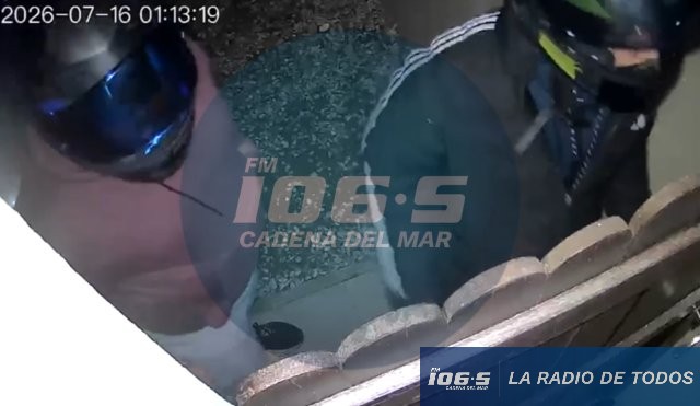 Barrio San Francisco: cámaras de seguridad registraron a dos personas ingresando a una vivienda.