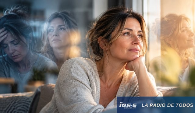 Perimenopausia (Salud Femenina): Cómo los cambios hormonales impactan en el estado de ánimo y generan ansiedad.
