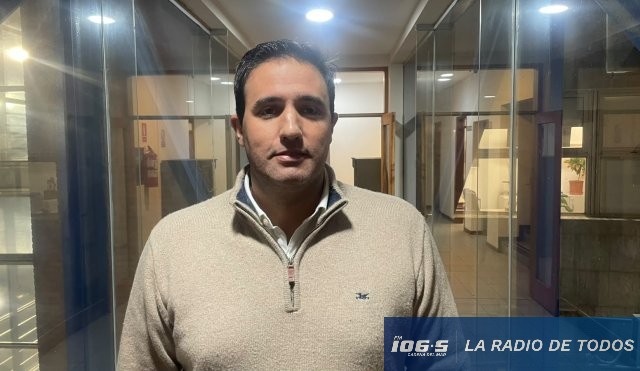 Adolfo Varela (PN): “El Frente Amplio votó este mecanismo de contrataciones y lo critica en Maldonado porque no es gobierno”.