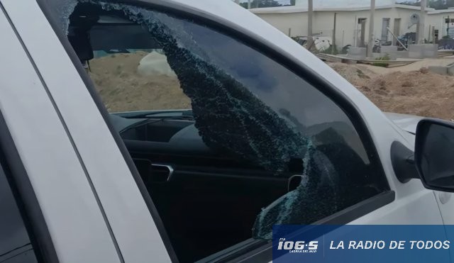 Hurto (Zona Joven El Placer): rompieron vidrio de camioneta y buscan recuperar sus documentos.